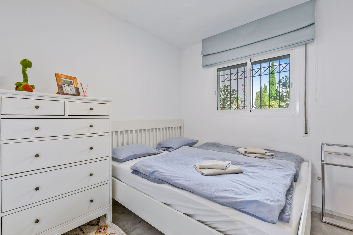 2 Bed Apartment for sale in Calahonda Costa Del Sol, Málaga, Spain