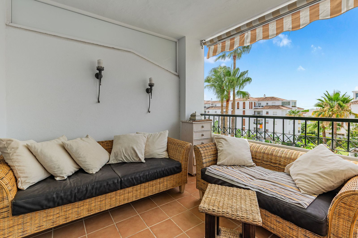 2 Bed Apartment for sale in Calahonda Costa Del Sol, Málaga, Spain