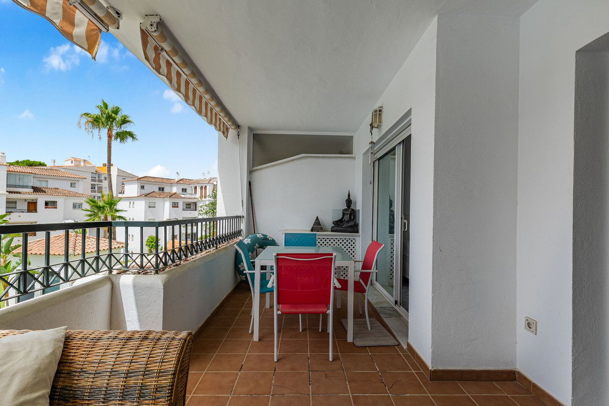 2 Bed Apartment for sale in Calahonda Costa Del Sol, Málaga, Spain