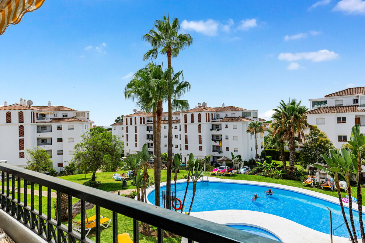 2 Bed Apartment for sale in Calahonda Costa Del Sol, Málaga, Spain