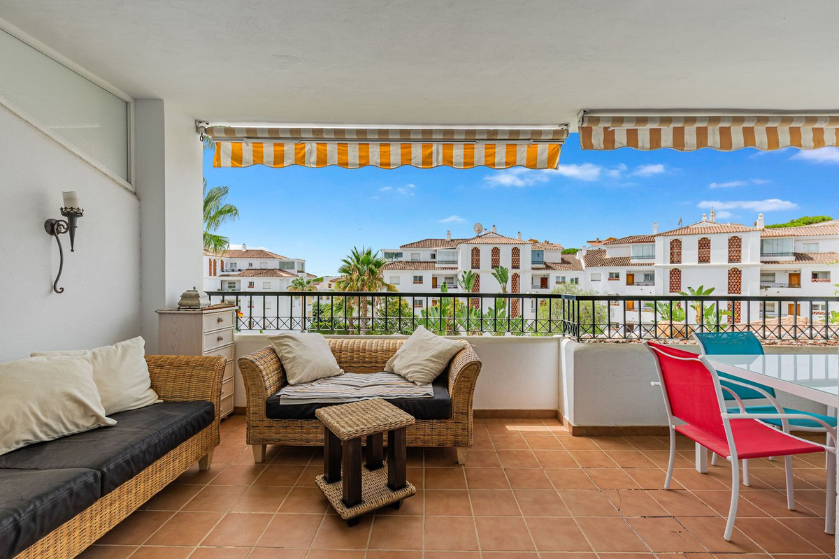 2 Bed Apartment for sale in Calahonda Costa Del Sol, Málaga, Spain