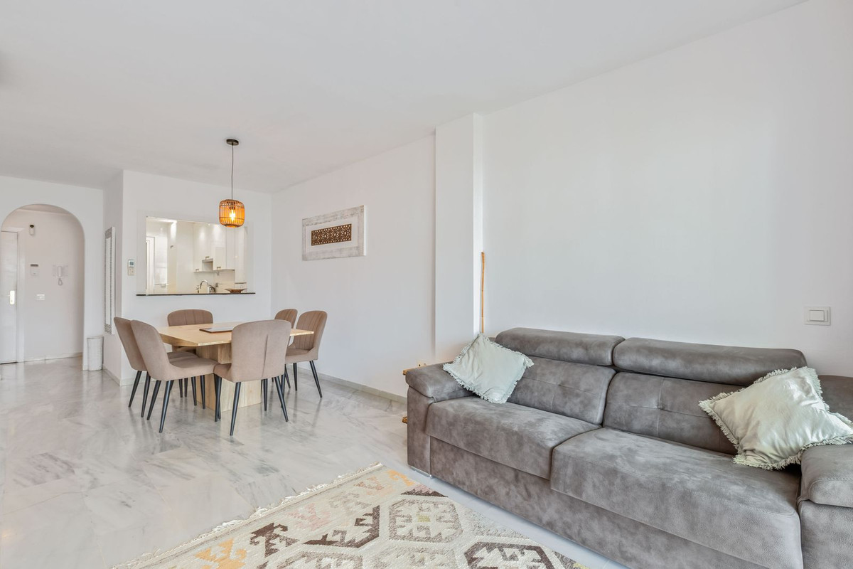 2 Bed Apartment for sale in Calahonda Costa Del Sol, Málaga, Spain