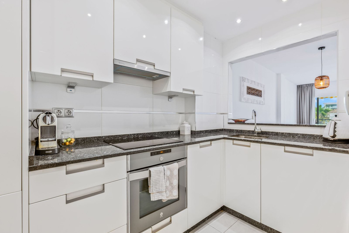 2 Bed Apartment for sale in Calahonda Costa Del Sol, Málaga, Spain