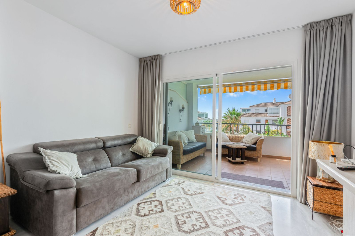 2 Bed Apartment for sale in Calahonda Costa Del Sol, Málaga, Spain