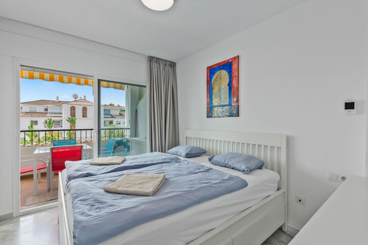 2 Bed Apartment for sale in Calahonda Costa Del Sol, Málaga, Spain