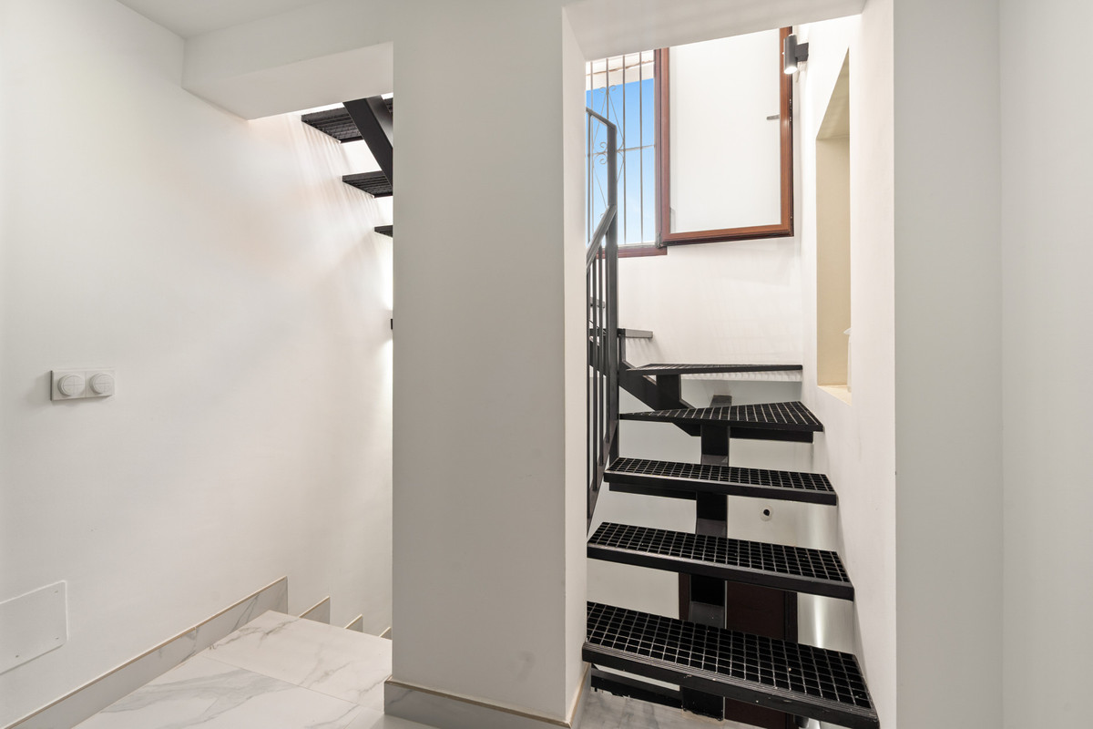 1 Bed Townhouse for sale in Estepona Costa Del Sol, Málaga, Spain