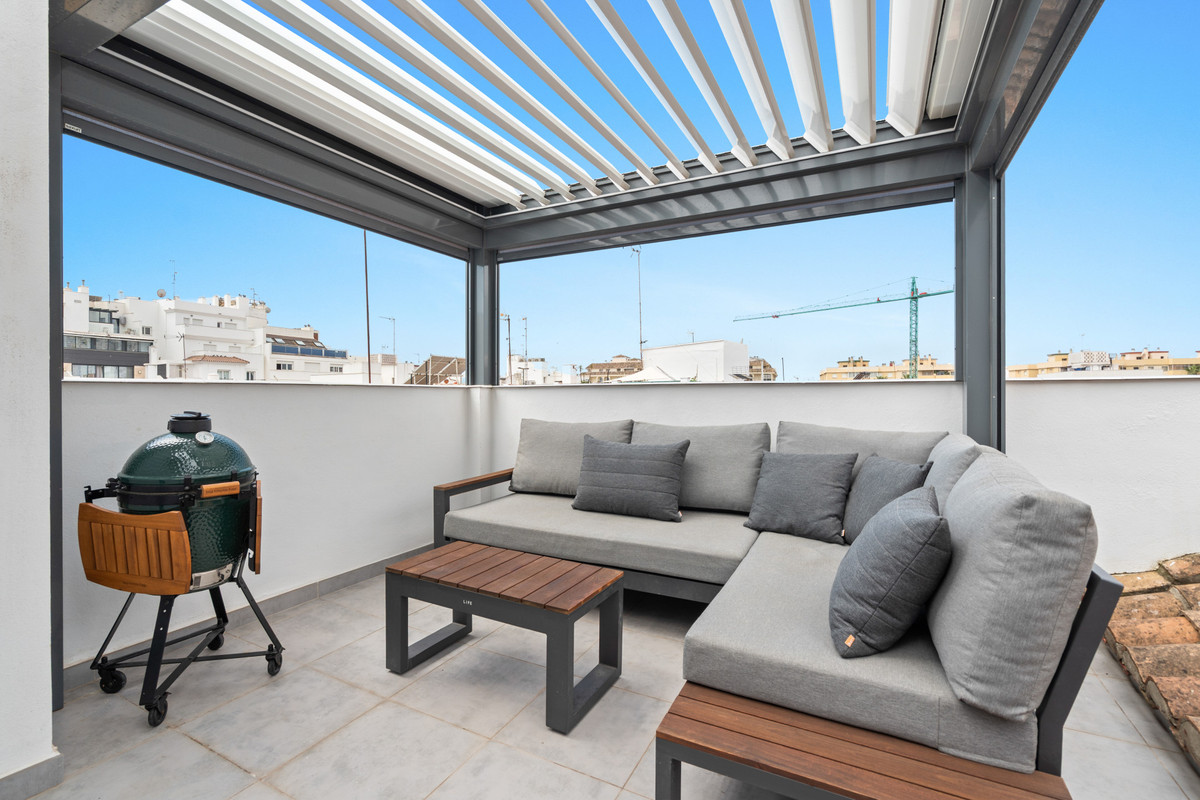1 Bed Townhouse for sale in Estepona Costa Del Sol, Málaga, Spain