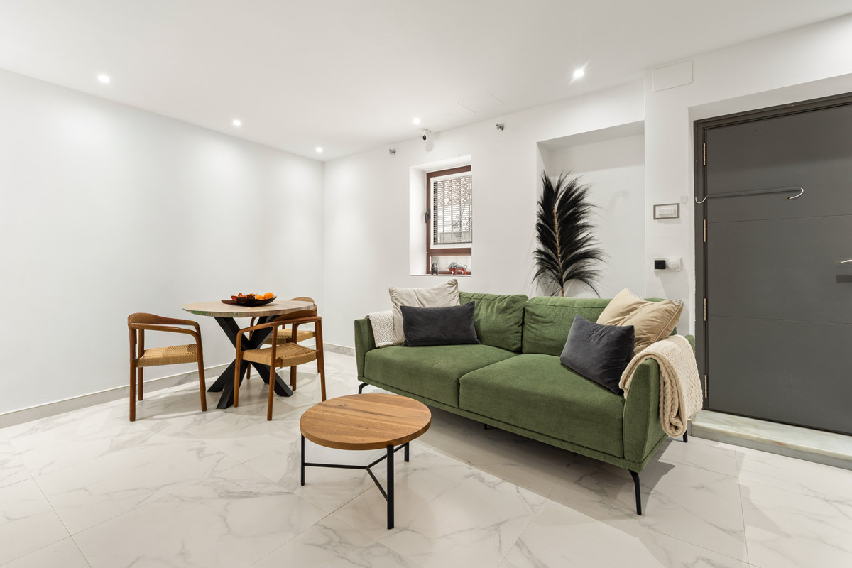 1 Bed Townhouse for sale in Estepona Costa Del Sol, Málaga, Spain