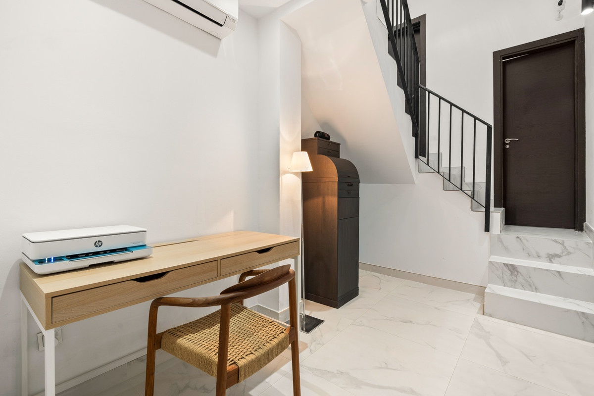 1 Bed Townhouse for sale in Estepona Costa Del Sol, Málaga, Spain