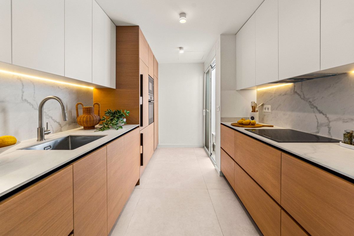 2 Bed Apartment for sale in Nueva Andalucía Costa Del Sol, Málaga, Spain