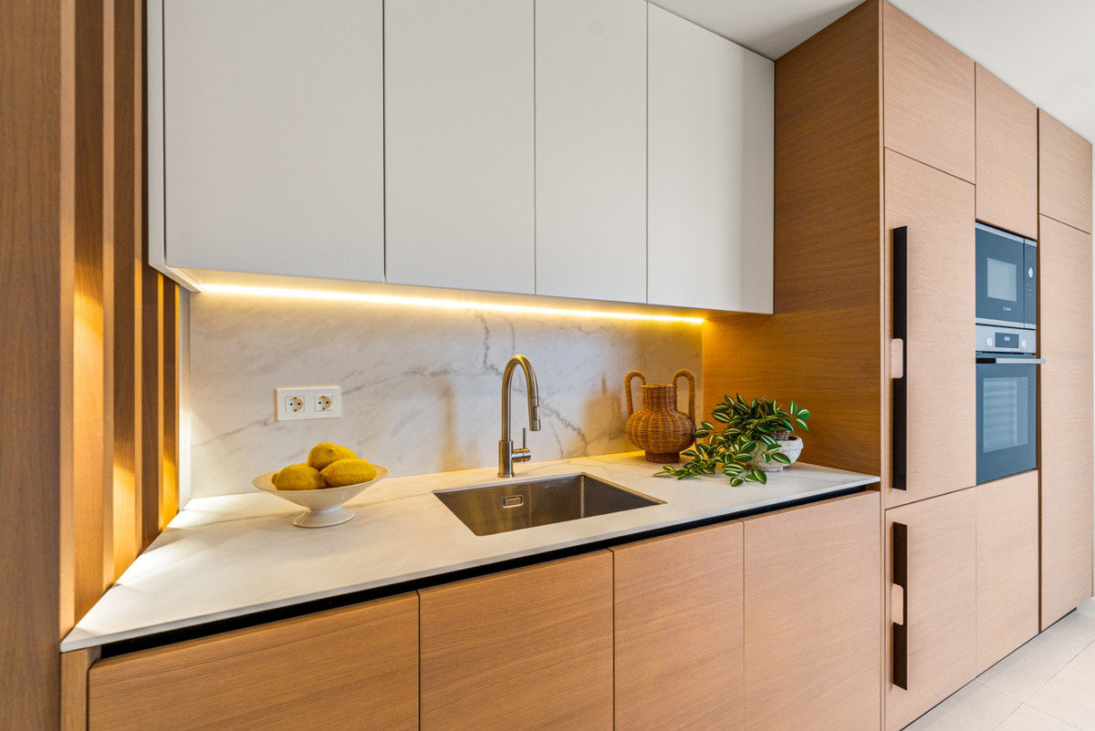 2 Bed Apartment for sale in Nueva Andalucía Costa Del Sol, Málaga, Spain