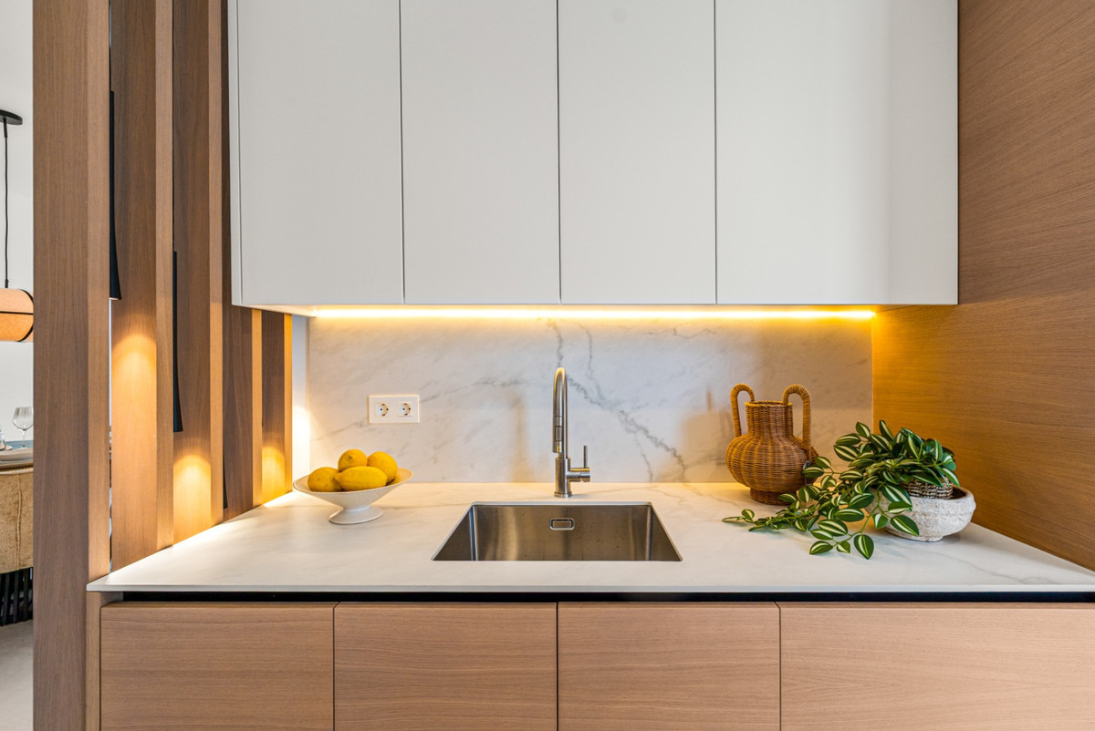 2 Bed Apartment for sale in Nueva Andalucía Costa Del Sol, Málaga, Spain