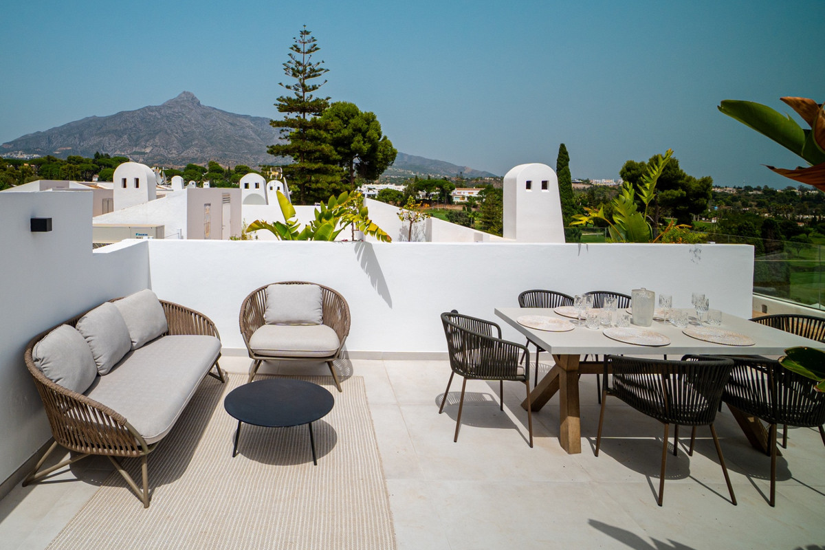 2 Bed Apartment for sale in Nueva Andalucía Costa Del Sol, Málaga, Spain