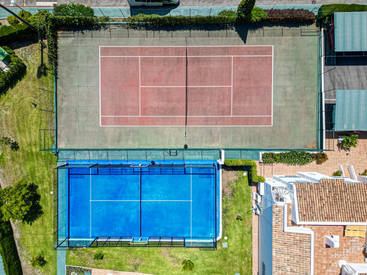 2 Bed Apartment for sale in Nueva Andalucía Costa Del Sol, Málaga, Spain