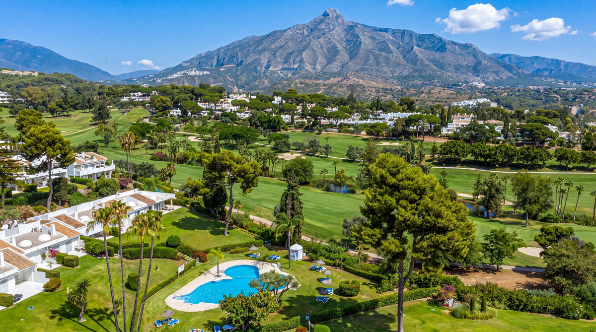 2 Bed Apartment for sale in Nueva Andalucía Costa Del Sol, Málaga, Spain