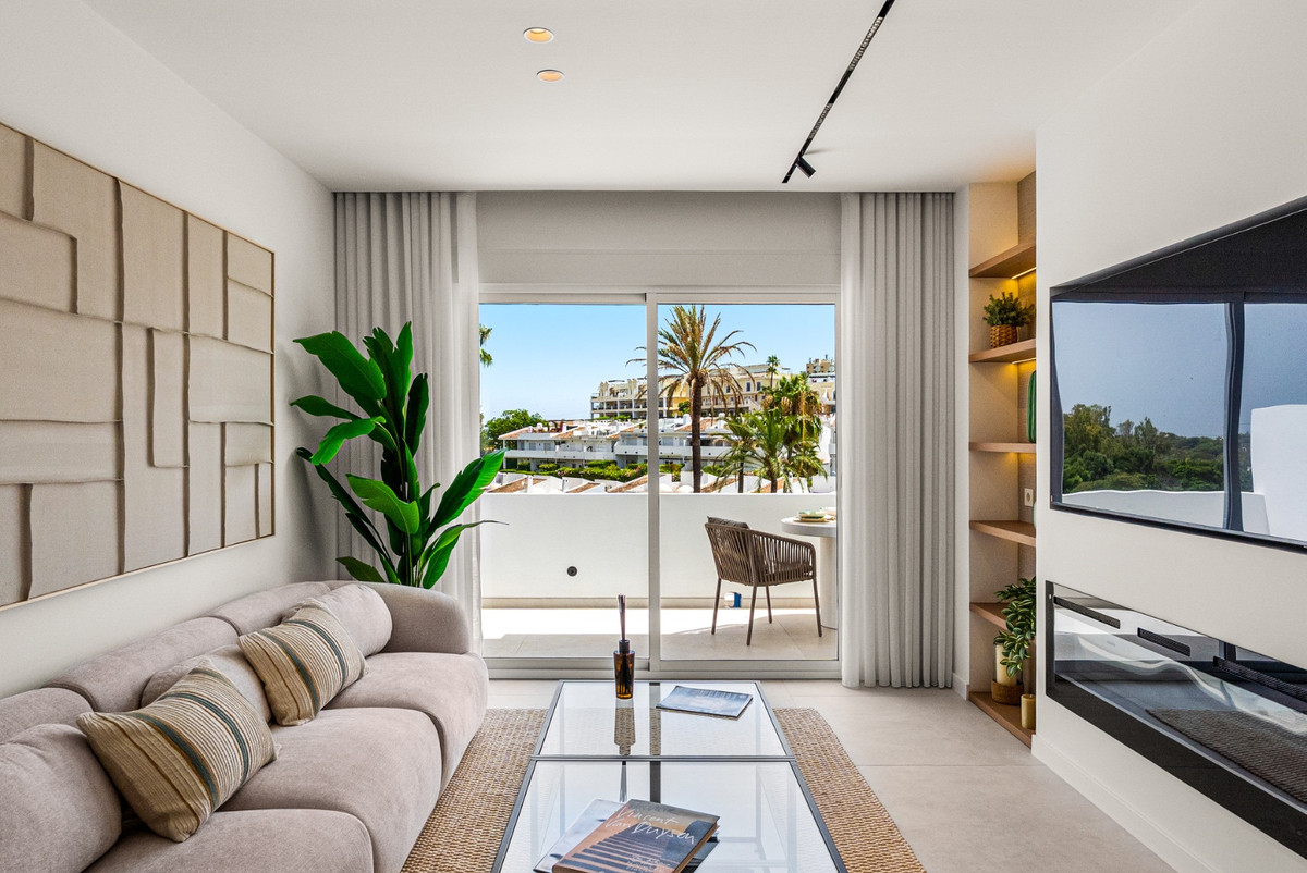 2 Bed Apartment for sale in Nueva Andalucía Costa Del Sol, Málaga, Spain