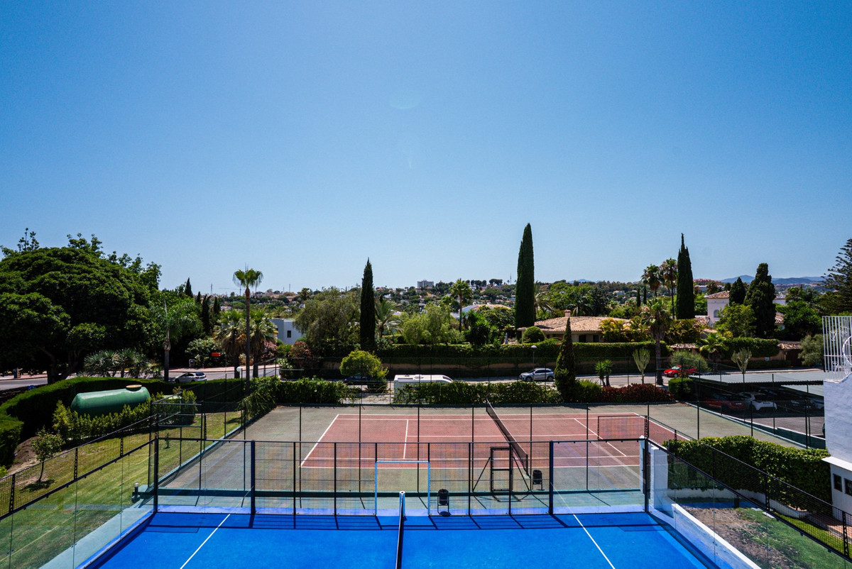 2 Bed Apartment for sale in Nueva Andalucía Costa Del Sol, Málaga, Spain