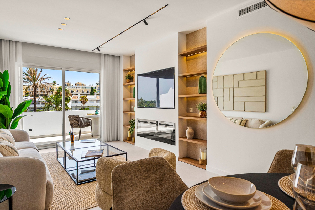 2 Bed Apartment for sale in Nueva Andalucía Costa Del Sol, Málaga, Spain