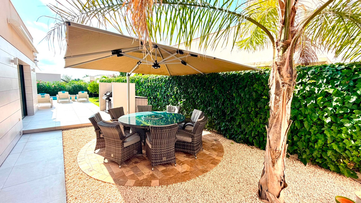 4 Bed Townhouse for sale in Los Montesinos Costa Blanca, Alicante, Spain