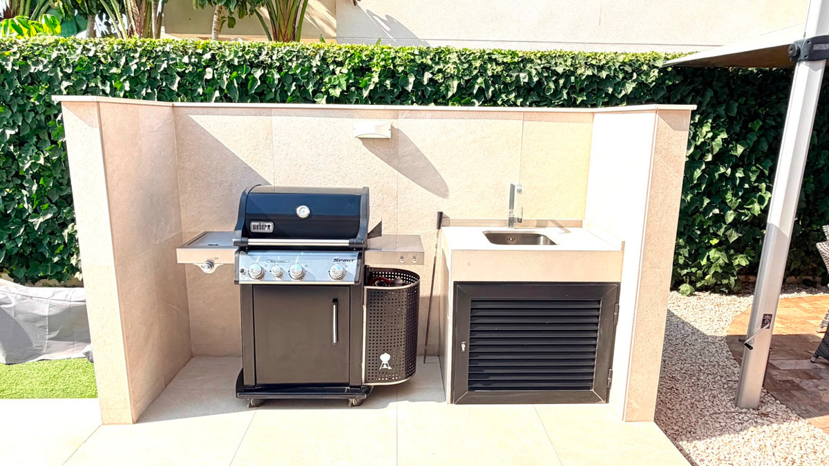 4 Bed Townhouse for sale in Los Montesinos Costa Blanca, Alicante, Spain