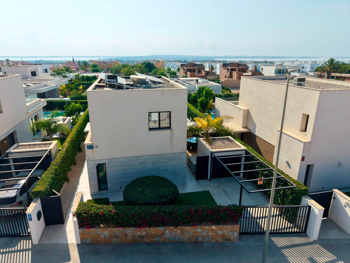 4 Bed Townhouse for sale in Los Montesinos Costa Blanca, Alicante, Spain
