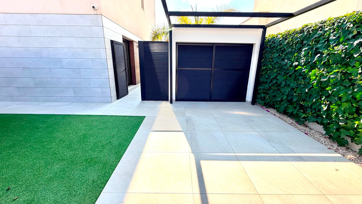 4 Bed Townhouse for sale in Los Montesinos Costa Blanca, Alicante, Spain