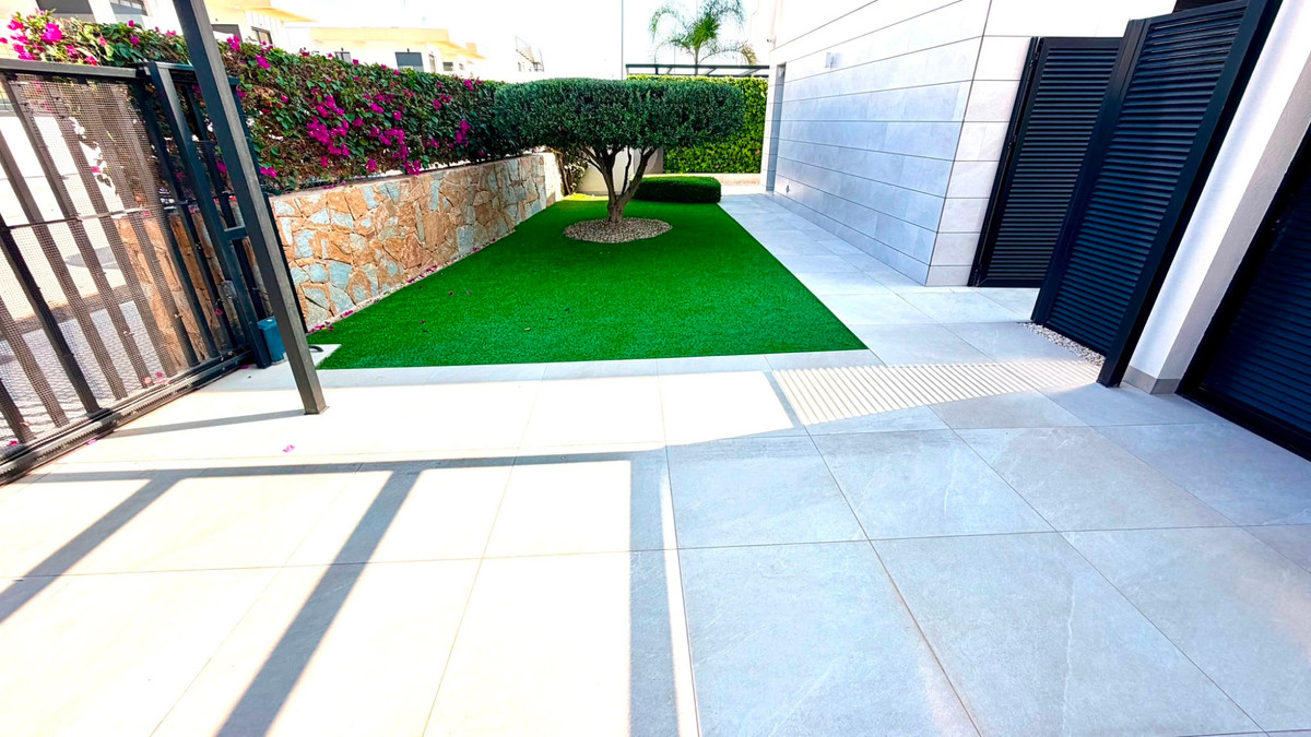 4 Bed Townhouse for sale in Los Montesinos Costa Blanca, Alicante, Spain
