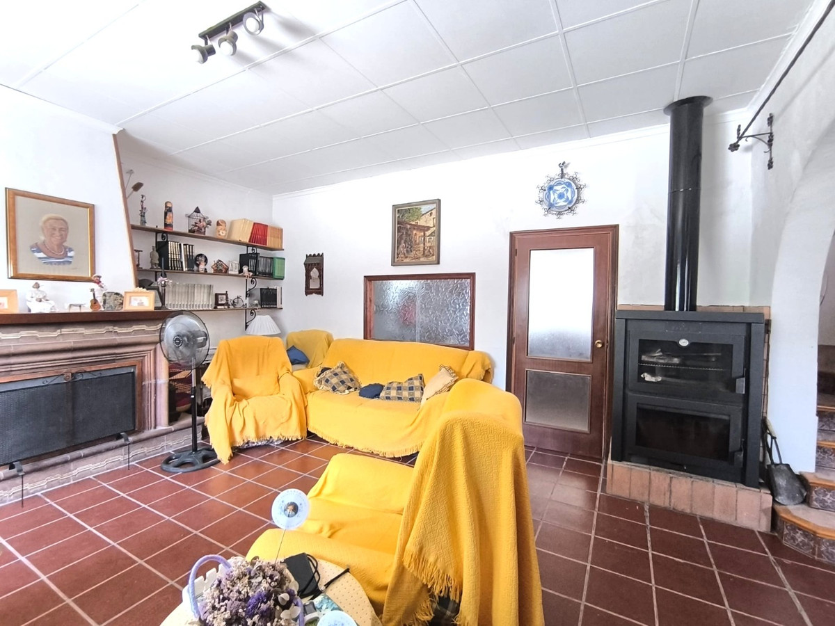 7 Bed Townhouse for sale in Villena Costa Blanca, Alicante, Spain