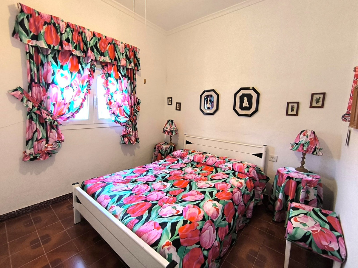 7 Bed Townhouse for sale in Villena Costa Blanca, Alicante, Spain