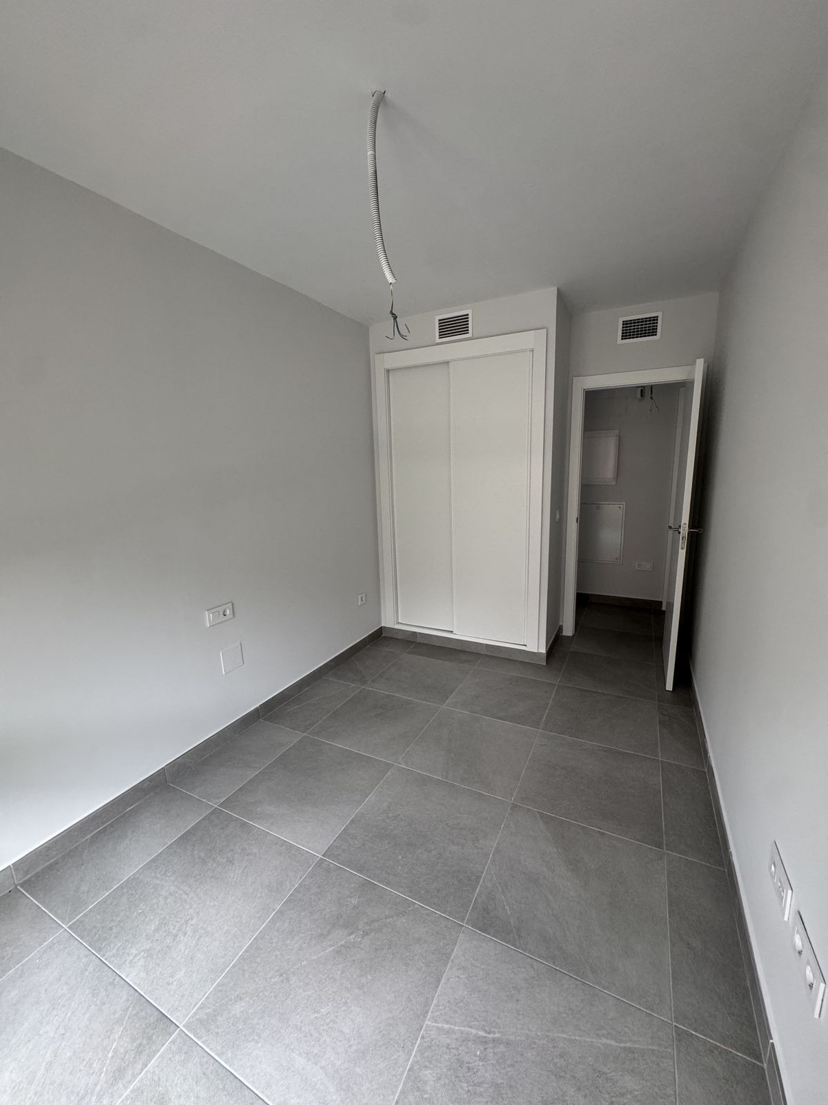 Se vende Apartamento Planta Baja de 3 dormitorios en Costa Del Sol, Málaga, España