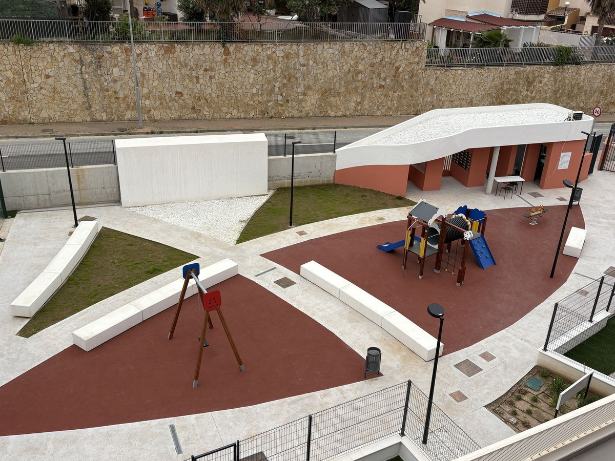 Se vende Apartamento Planta Baja de 3 dormitorios en Costa Del Sol, Málaga, España
