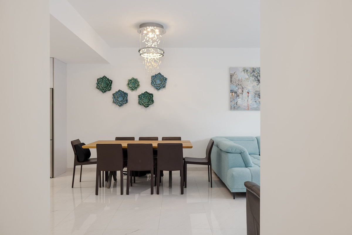 3 Bed Apartment for sale in Estepona Costa Del Sol, Málaga, Spain
