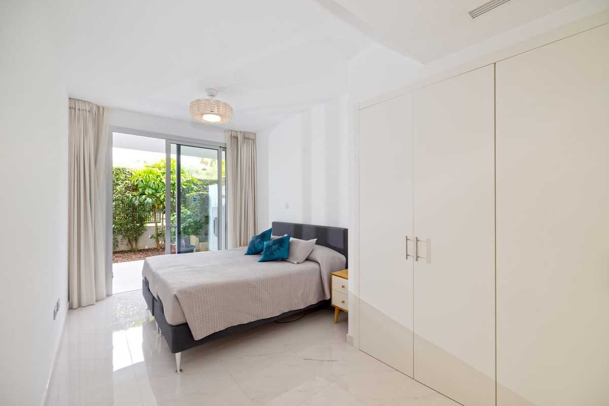 3 Bed Apartment for sale in Estepona Costa Del Sol, Málaga, Spain