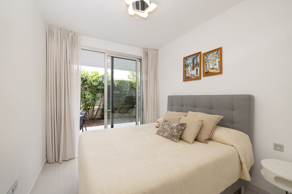 3 Bed Apartment for sale in Estepona Costa Del Sol, Málaga, Spain