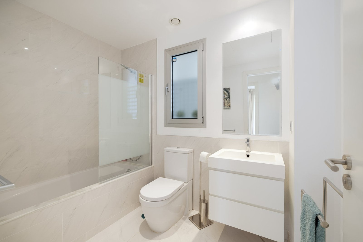 3 Bed Apartment for sale in Estepona Costa Del Sol, Málaga, Spain