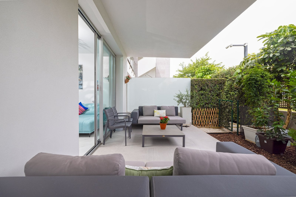 3 Bed Apartment for sale in Estepona Costa Del Sol, Málaga, Spain