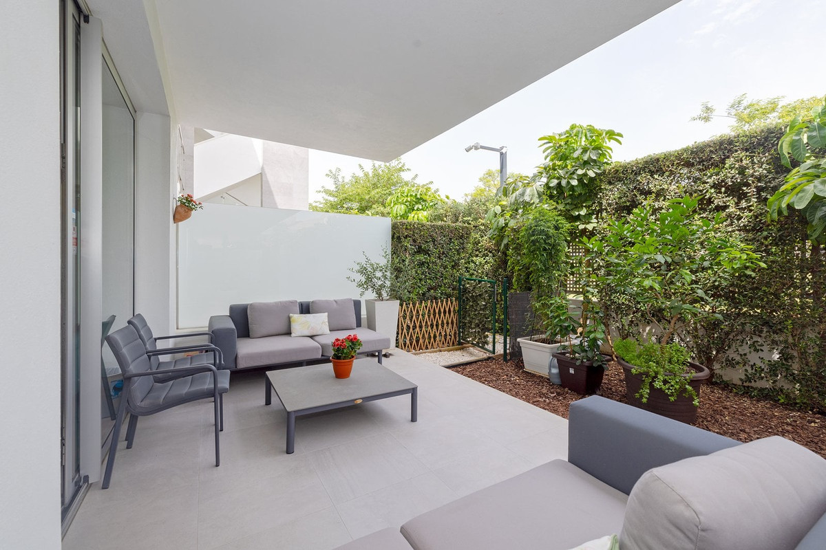 3 Bed Apartment for sale in Estepona Costa Del Sol, Málaga, Spain