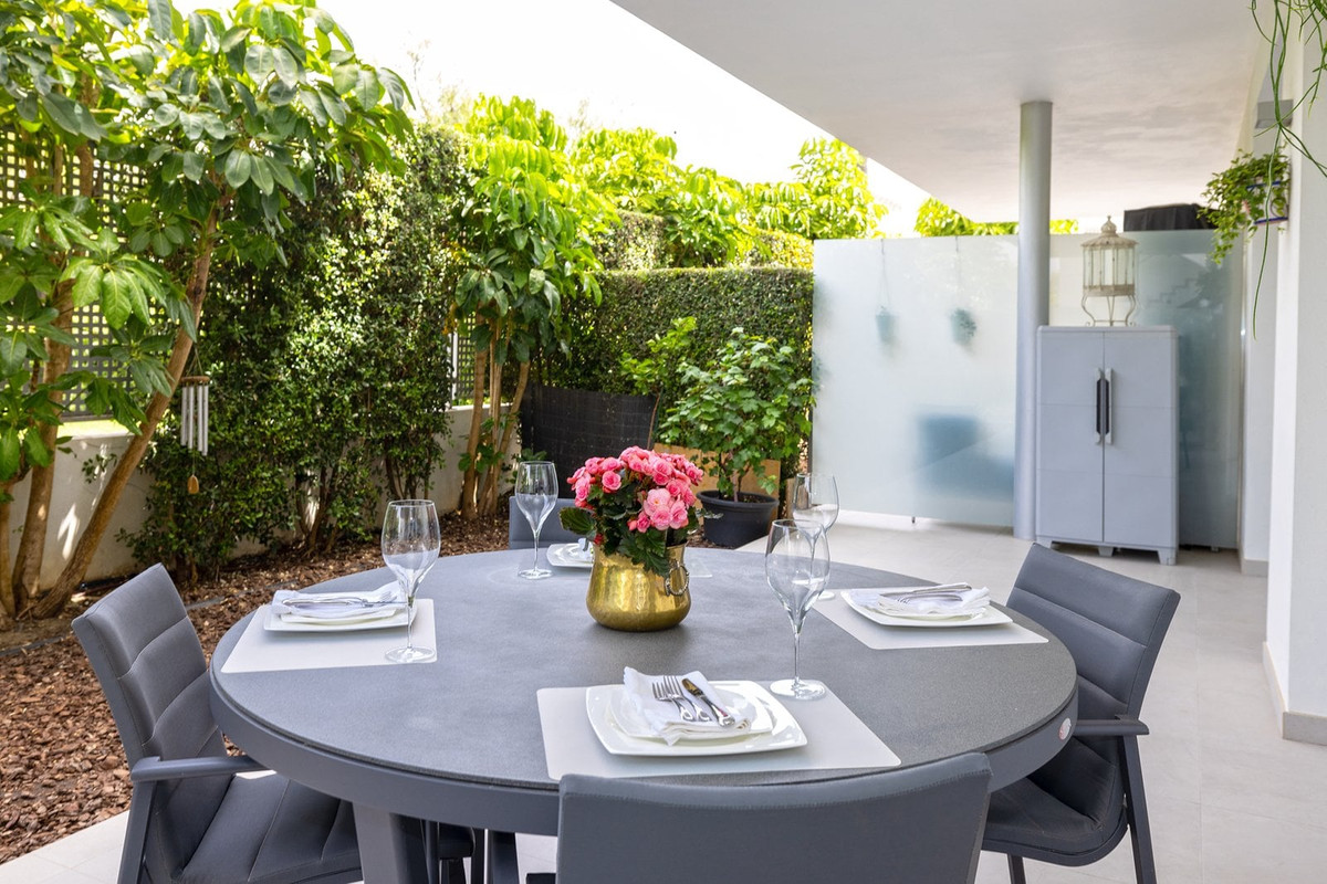 3 Bed Apartment for sale in Estepona Costa Del Sol, Málaga, Spain