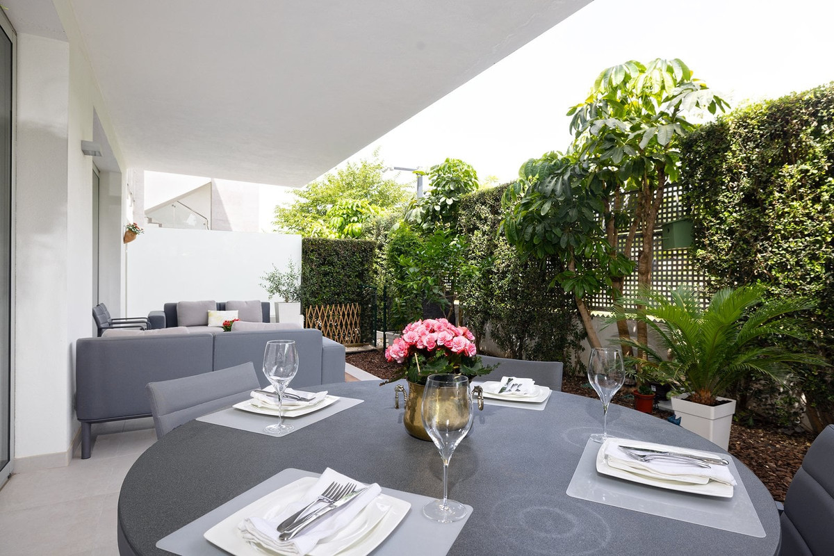 3 Bed Apartment for sale in Estepona Costa Del Sol, Málaga, Spain