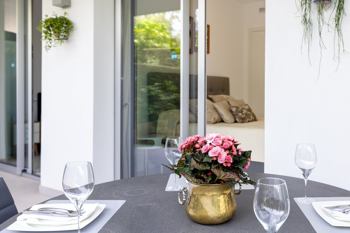 3 Bed Apartment for sale in Estepona Costa Del Sol, Málaga, Spain