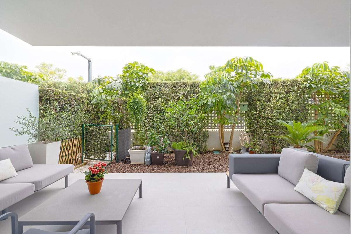 3 Bed Apartment for sale in Estepona Costa Del Sol, Málaga, Spain