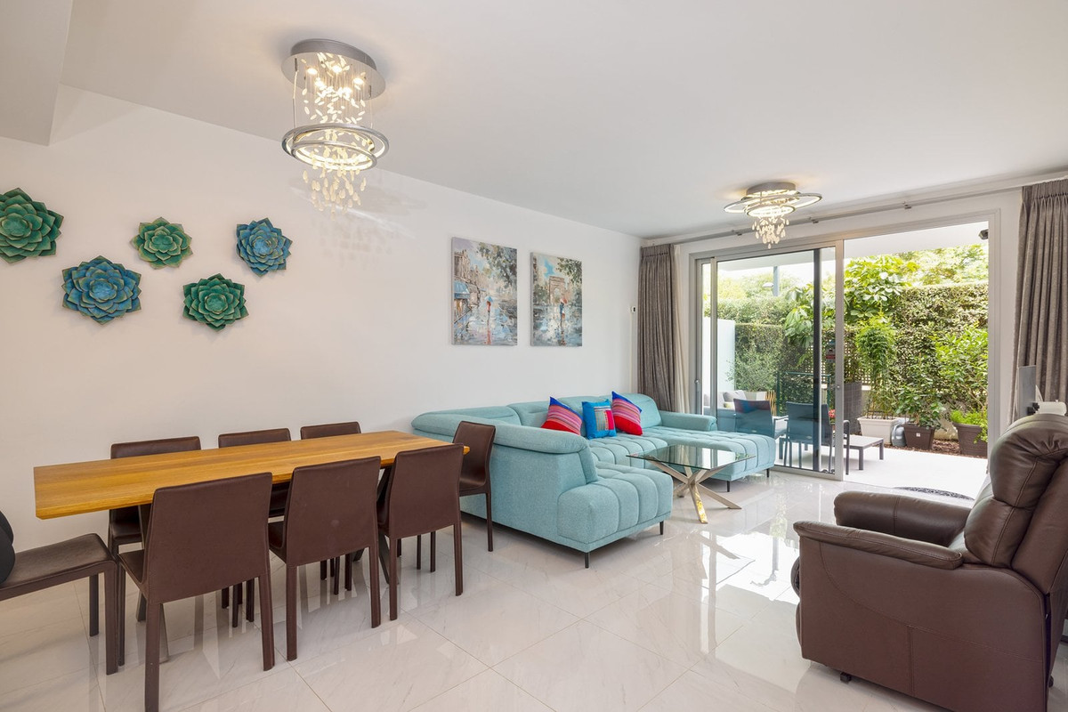 3 Bed Apartment for sale in Estepona Costa Del Sol, Málaga, Spain