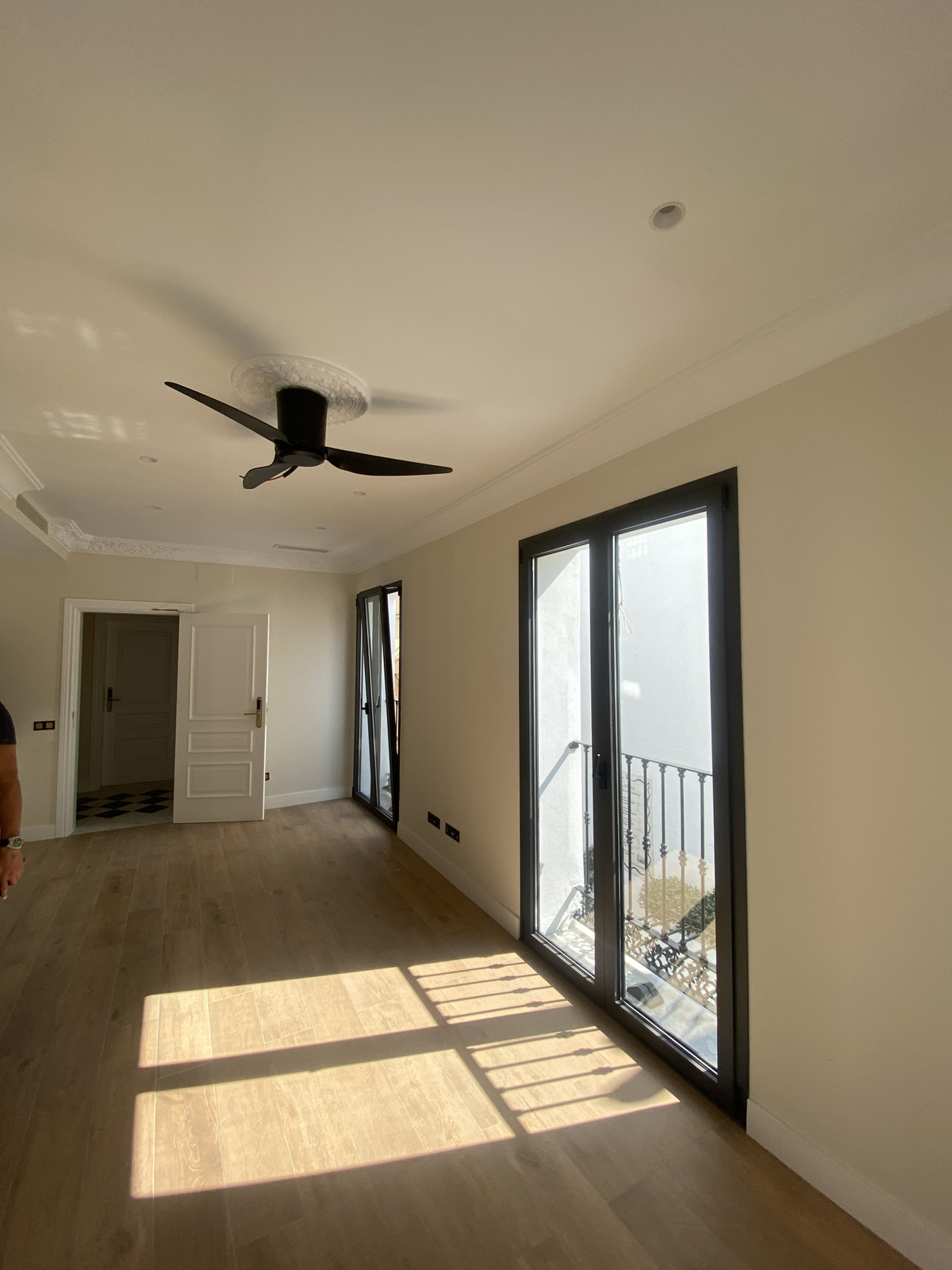 9 Bed Commercial unit for sale in Estepona Costa Del Sol, Málaga, Spain