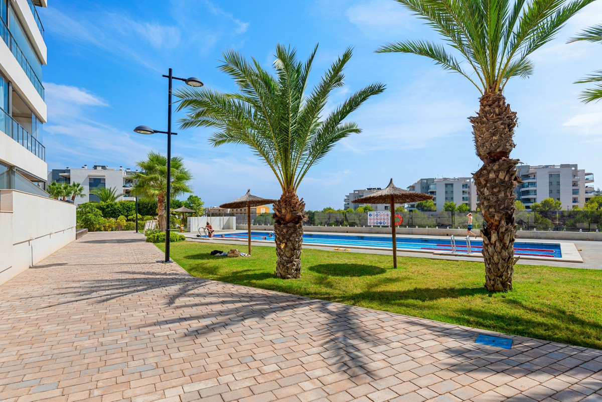 3 Bed Apartment for sale in Villamartin Costa Blanca, Alicante, Spain