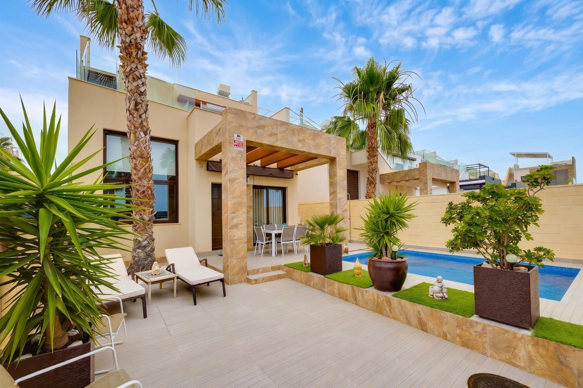 3 Bed Townhouse for sale in Rojales Costa Blanca, Alicante, Spain