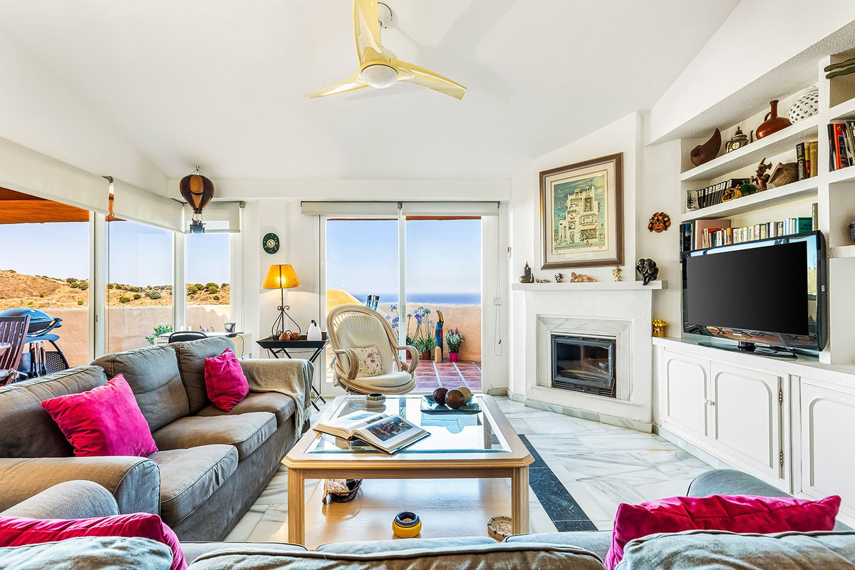 3 Bed Apartment for sale in Mijas Costa Del Sol, Málaga, Spain