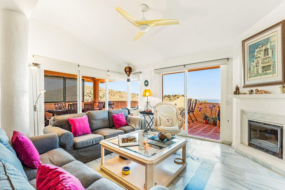 3 Bed Apartment for sale in Mijas Costa Del Sol, Málaga, Spain