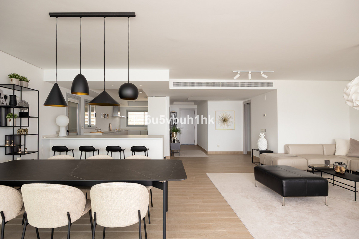 4 Bed Apartment for sale in Fuengirola Costa Del Sol, Málaga, Spain