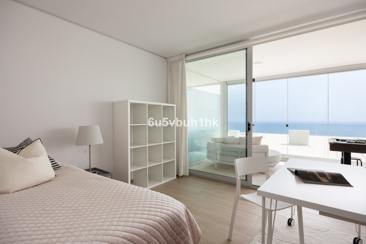 4 Bed Apartment for sale in Fuengirola Costa Del Sol, Málaga, Spain