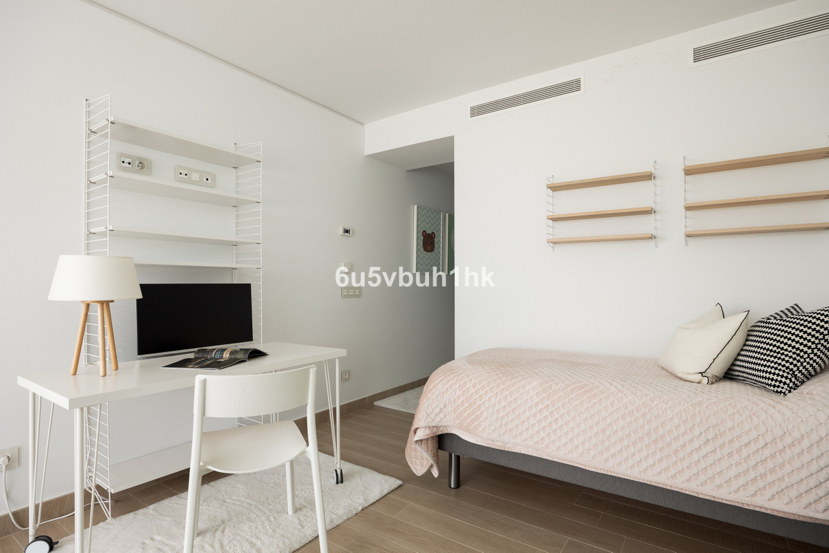 4 Bed Apartment for sale in Fuengirola Costa Del Sol, Málaga, Spain